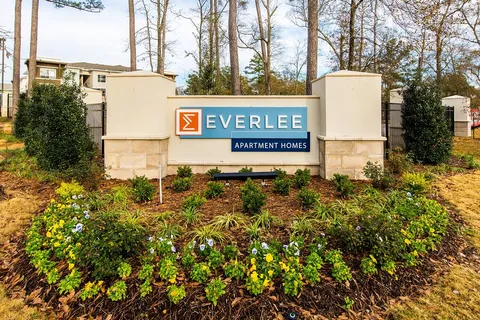 Everlee - Photo 13 of 40