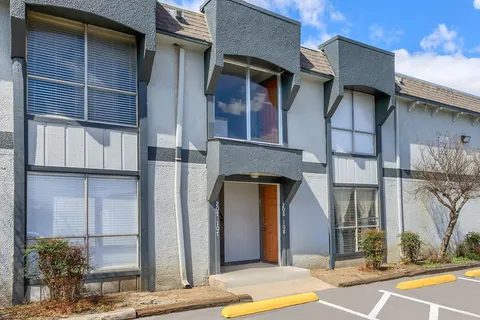 Residences at White Rock Lake - Photo 7 of 24