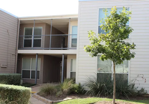 Carillon House - Photo 14 of 25