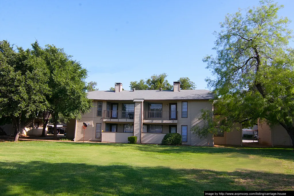 Carriage House - Photo 5 of 19