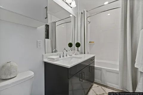 Luxe at Mercer Crossing - Photo 2 of 5