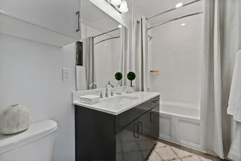 Luxe at Mercer Crossing - Photo 2 of 43