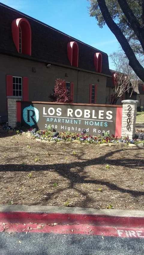 Los Robles - 10