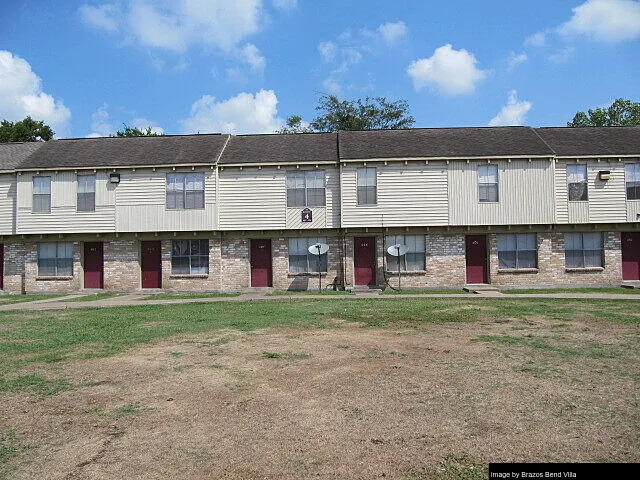 Brazos Bend Villa - Photo 2 of 15