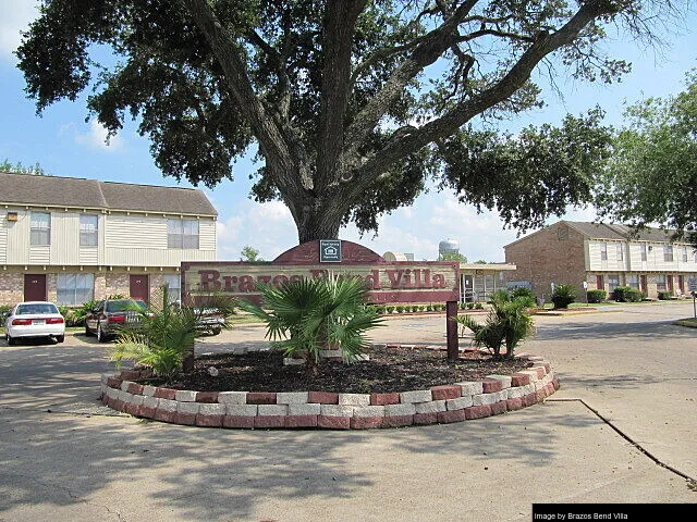 Brazos Bend Villa - Photo 1 of 15