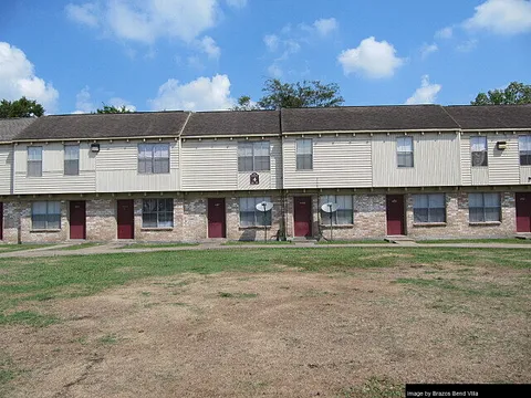 Brazos Bend Villa - Photo 2 of 15