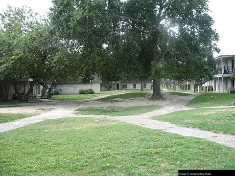 Shadowdale Oaks - Photo 10 of 16