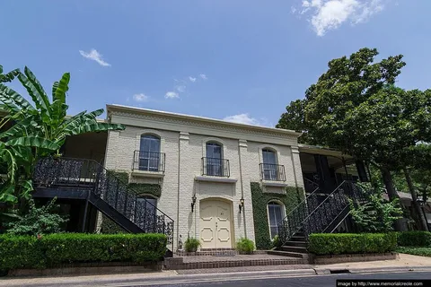 Memorial Creole - Photo 1 of 5