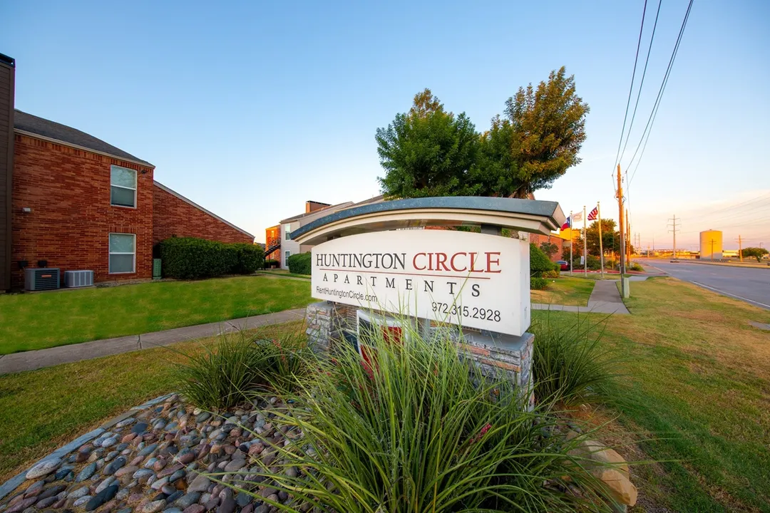 Huntington Circle - Photo 1 of 12