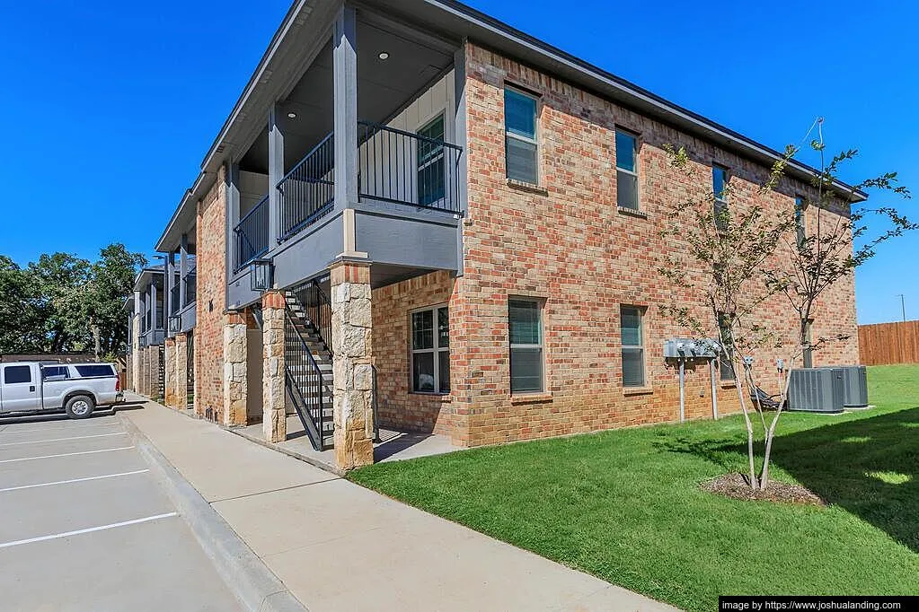 Residence at Joshua Landing - Photo 13 of 39