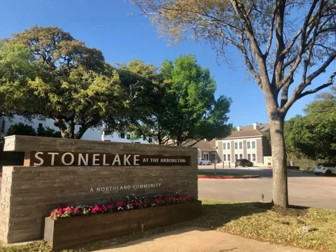 Stonelake at the Arboretum - 28