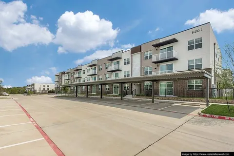 Resia Dallas West - Photo 22 of 31