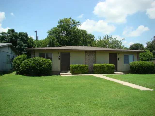 Brookview Duplexes - Photo 4 of 18