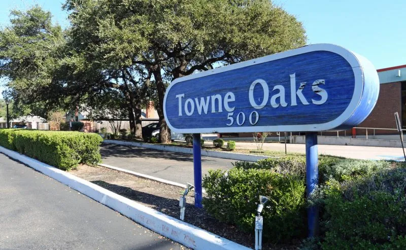 Towne Oaks I - 10