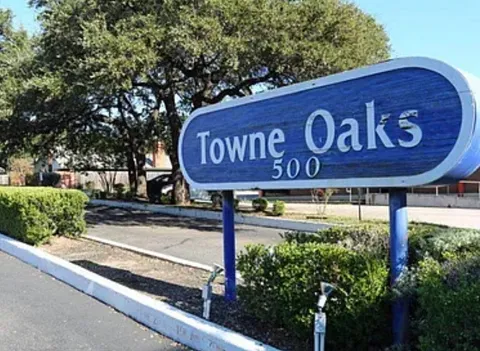 Towne Oaks I - Photo 11 of 31