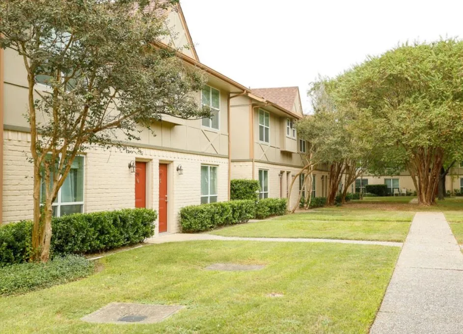 Upland Park Townhomes  - Photo 10 of 27