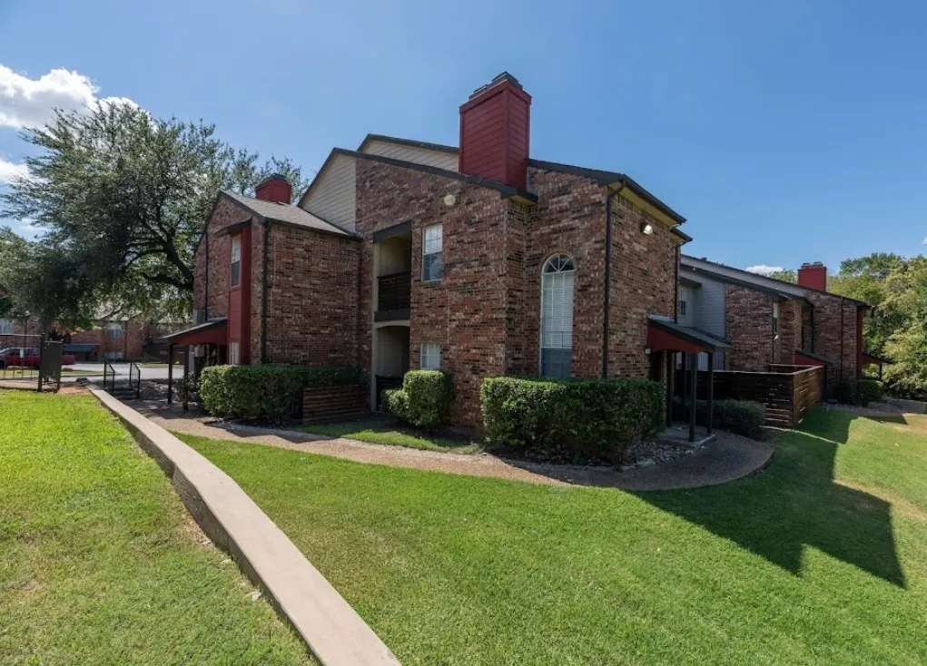 Wray North Dallas - Photo 13 of 22