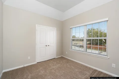 Mirror Lake Townhomes - Photo 9 of 11