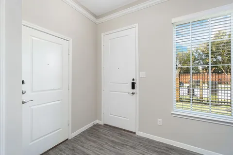 Mirror Lake Townhomes - Photo 3 of 5