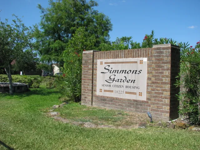 Simmons Gardens - 18