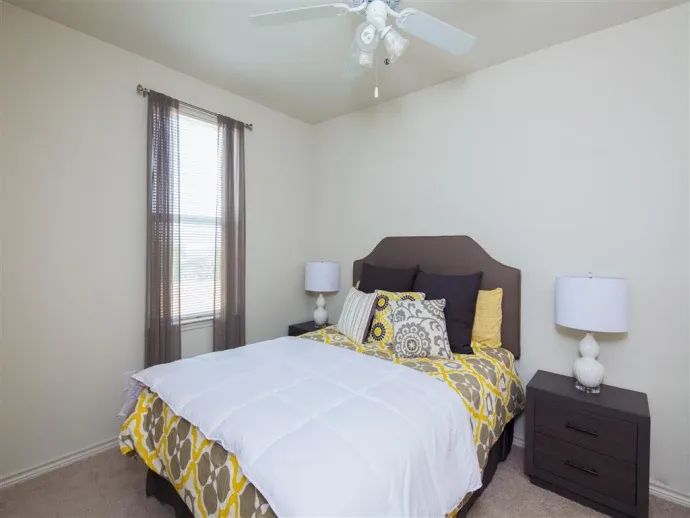 Sienna Pointe - Photo 5 of 26