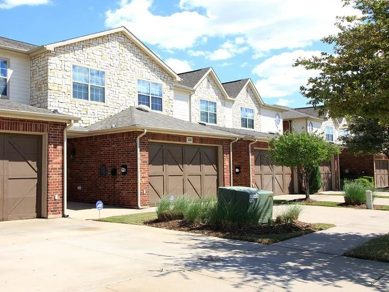 Oaks Estates of Coppell - Photo 10 of 26