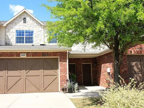 Oaks Estates of Coppell - Photo 10 of 28