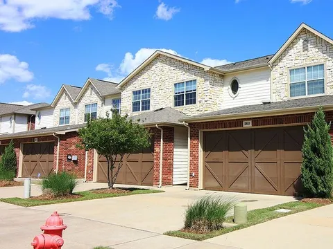 Oaks Estates of Coppell - Photo 11 of 28