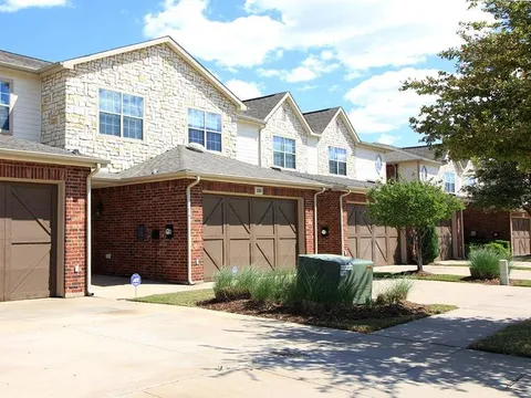 Oaks Estates of Coppell - Photo 12 of 28