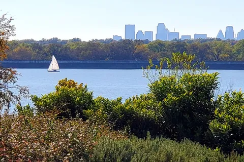 Windsor on White Rock Lake - Photo 32 of 56