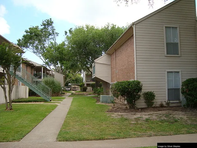 Silver Maples - Photo 21 of 29