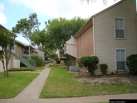 Silver Maples - Photo 21 of 29