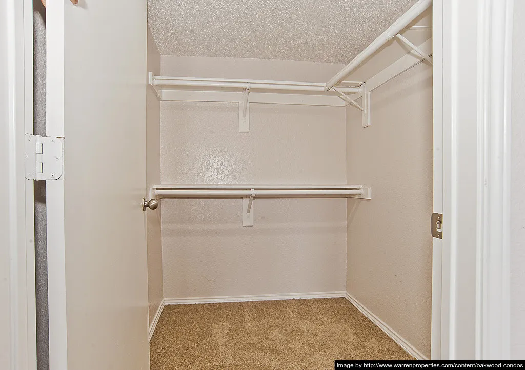 Oakwood Condos - Photo 8 of 11