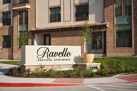 Ravello Stonebriar - Photo 11 of 30