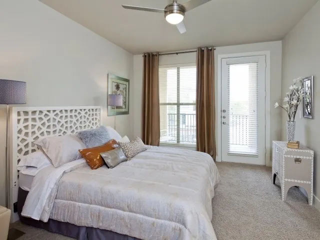 Allure Luxury Apartments & Townhomes - Photo 30 of 32