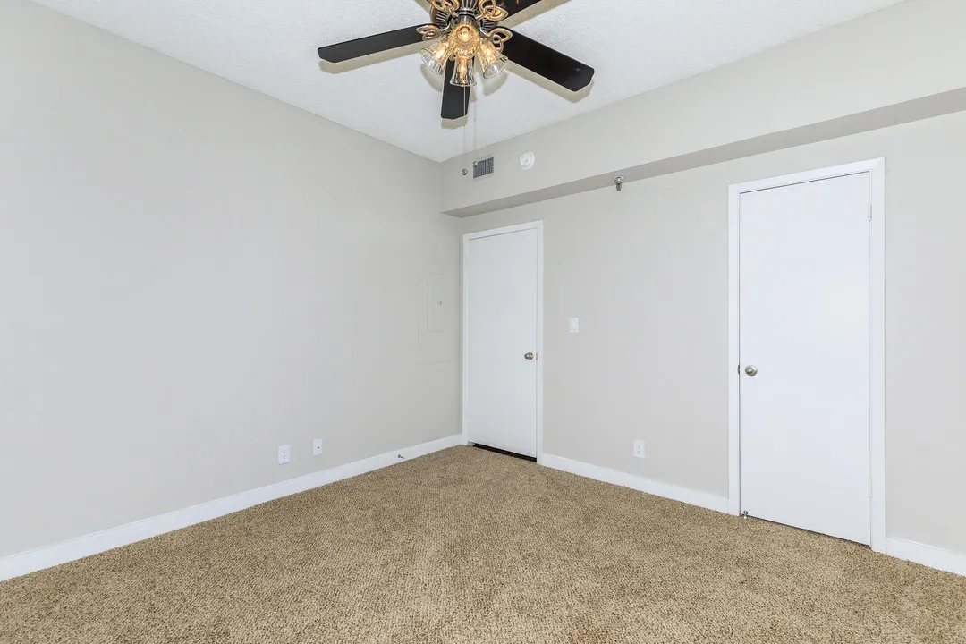 Enclave at 1550 - Photo 23 of 43