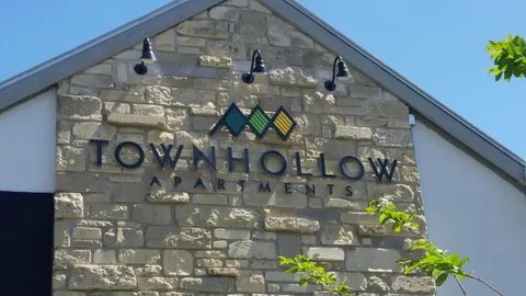 Townhollow - 8