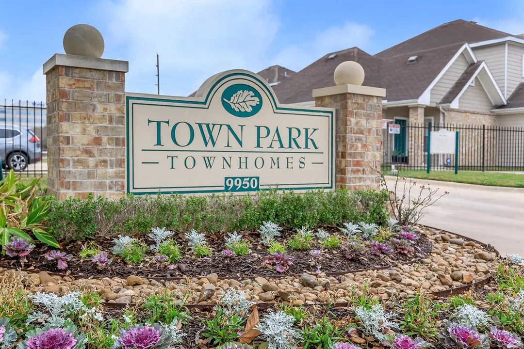Town Park Townhomes - 6