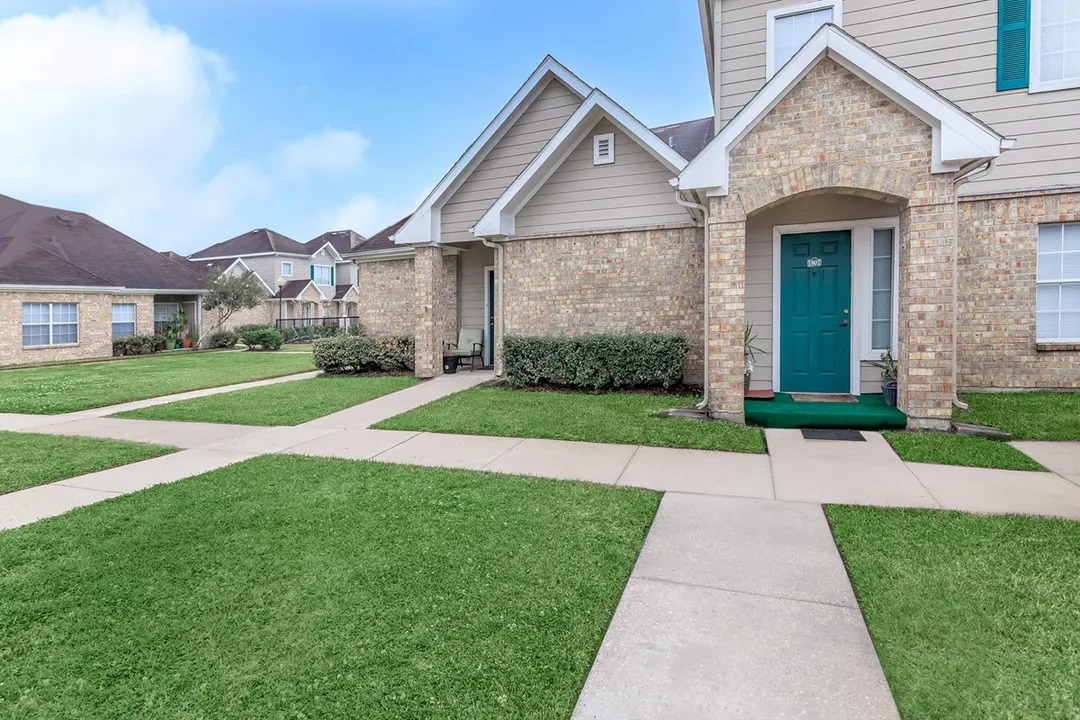 Town Park Townhomes - Photo 26 of 39