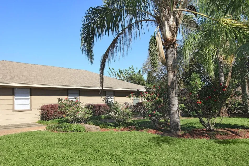 Southlawn Palms - Photo 10 of 16