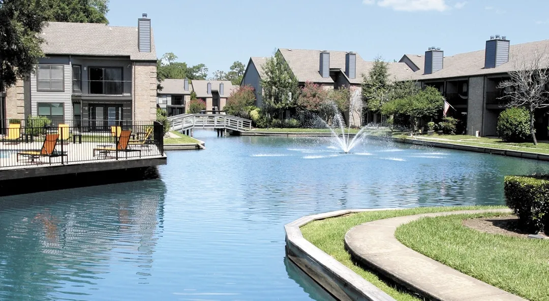 Lakebridge Townhomes - Photo 25 of 38