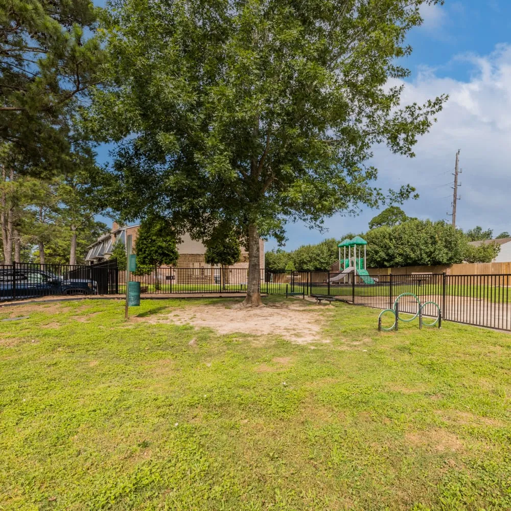 Lakebridge Townhomes - Photo 24 of 38