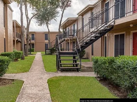 Braeswood Oaks - Photo 13 of 36