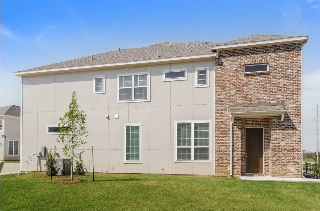 Residences at Rayzor Ranch - Photo 21 of 35