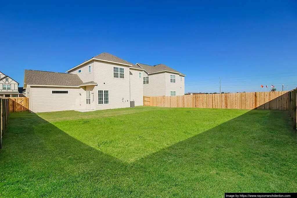 Residences at Rayzor Ranch - Photo 8 of 35