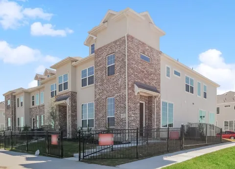 Residences at Rayzor Ranch - Photo 20 of 35