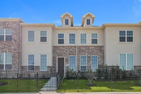 Residences at Rayzor Ranch - Photo 18 of 35