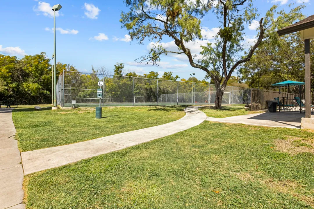 Maxwell Townhomes - Photo 19 of 55