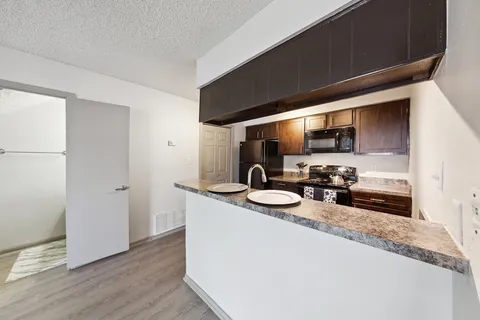 Maxwell Townhomes - Photo 36 of 40