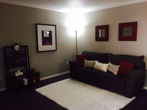 5636 Apartment Homes - Photo 17 of 21